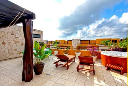 Happiness at Lunada - Playa del Carmen, Mexico