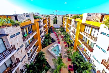 Happiness at Lunada - Playa del Carmen, Mexico