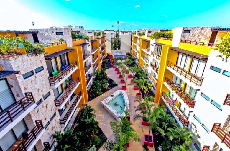 Happiness at Lunada - Playa del Carmen, Mexico