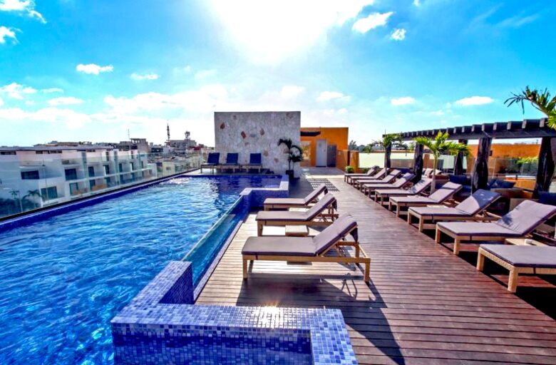 Happiness at Lunada - Playa del Carmen, Mexico