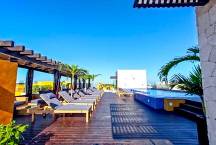 Happiness at Lunada - Playa del Carmen, Mexico