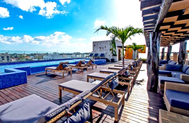 Happiness at Lunada - Playa del Carmen, Mexico