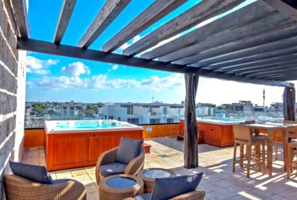 Happiness at Lunada - Playa del Carmen, Mexico