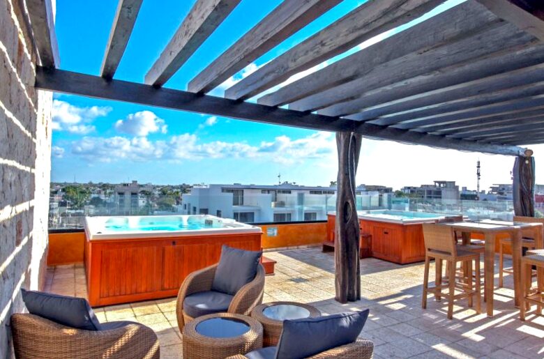 Happiness at Lunada - Playa del Carmen, Mexico