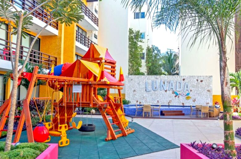 Happiness at Lunada - Playa del Carmen, Mexico