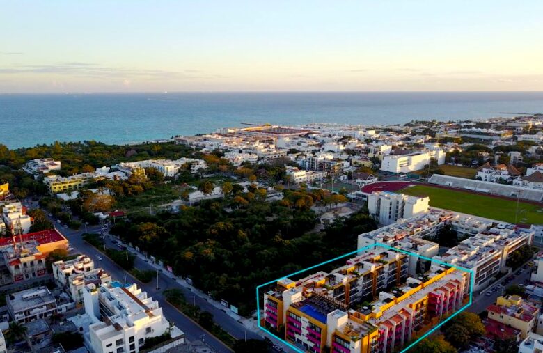 Happiness at Lunada - Playa del Carmen, Mexico