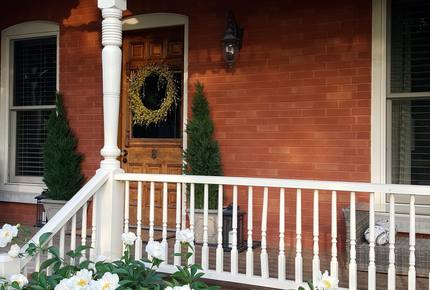 Niagara Vineyard Estate House - Niagara, Canada