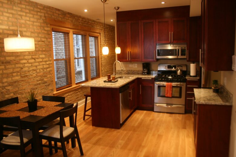 Village North In Chicago - Chicago, Illinois