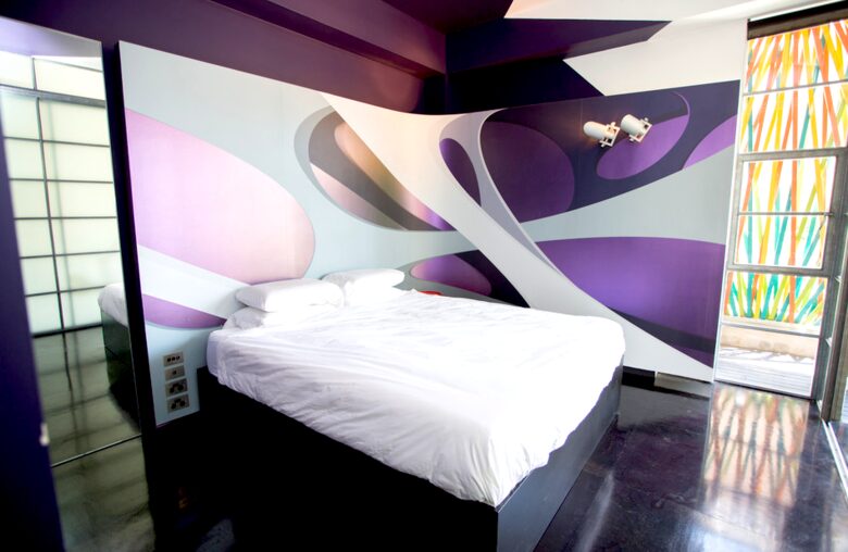 Sydney's Iconic Yellow House Pad - Potts Point, Australia