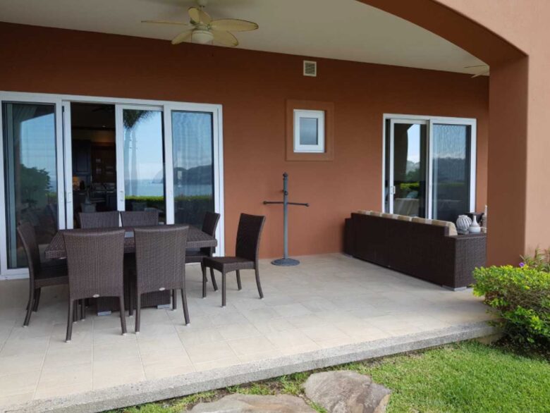 Pura Vida Beach Estate - Playa Herradura, Costa Rica