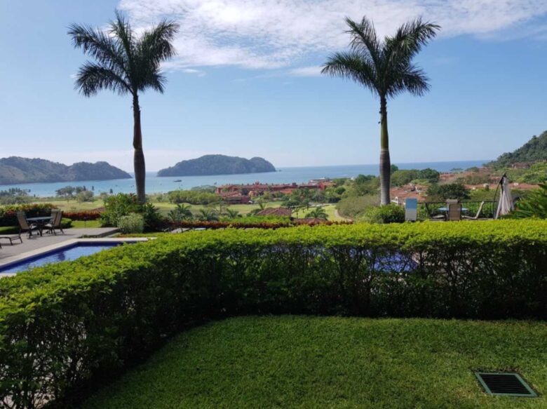 Pura Vida Beach Estate - Playa Herradura, Costa Rica