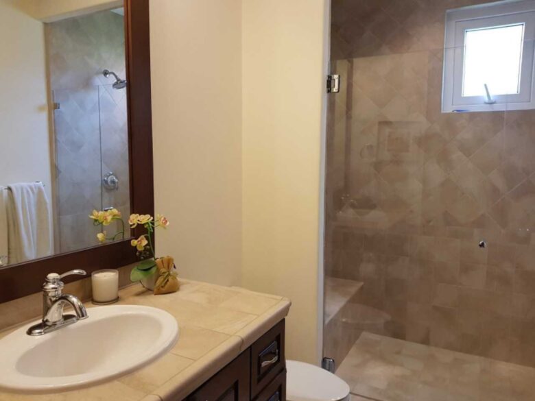 Pura Vida Beach Estate - Playa Herradura, Costa Rica