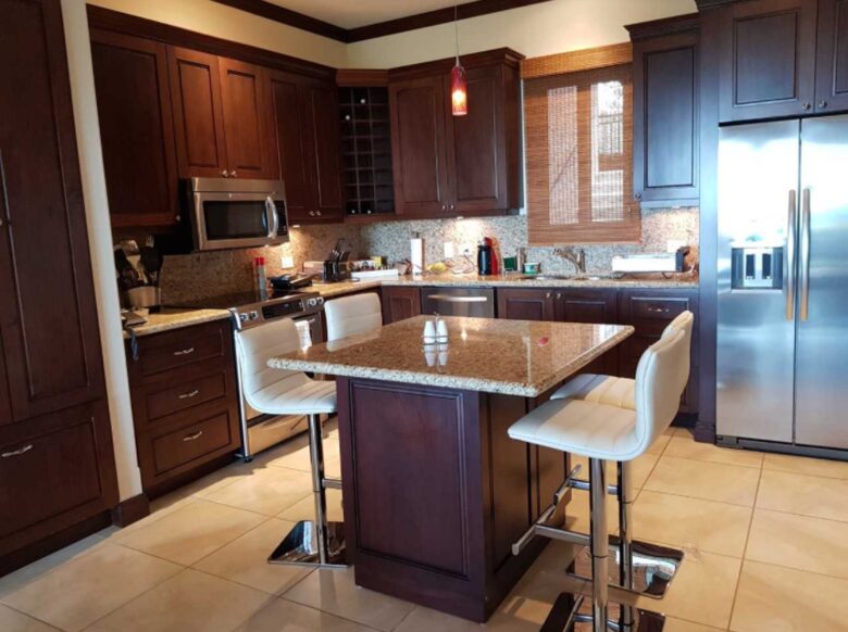 Pura Vida Beach Estate - Playa Herradura, Costa Rica