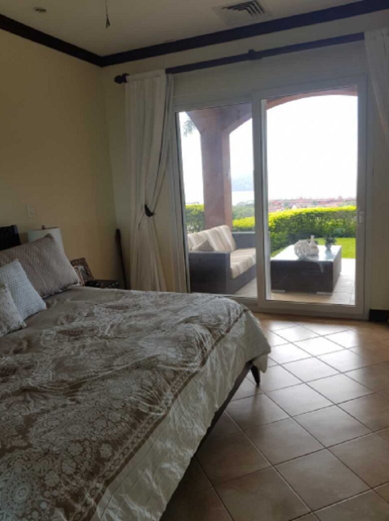 Pura Vida Beach Estate - Playa Herradura, Costa Rica