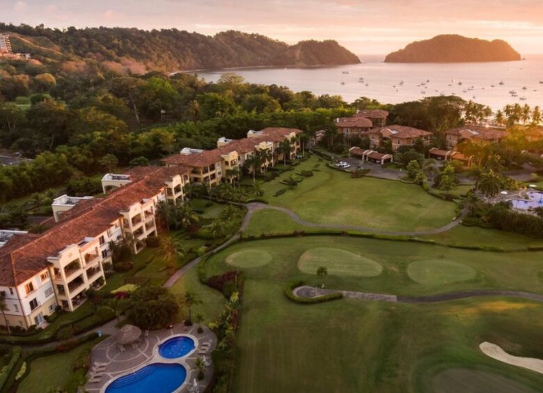 Pura Vida Beach Estate - Playa Herradura, Costa Rica