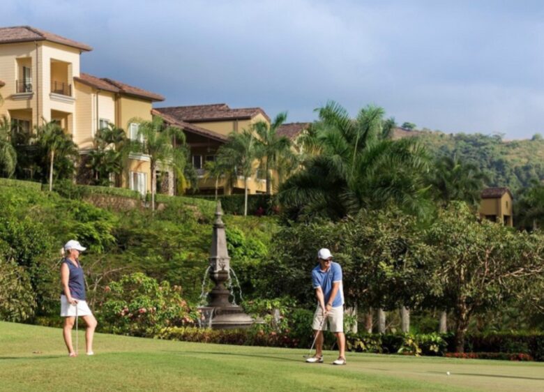 Pura Vida Beach Estate - Playa Herradura, Costa Rica