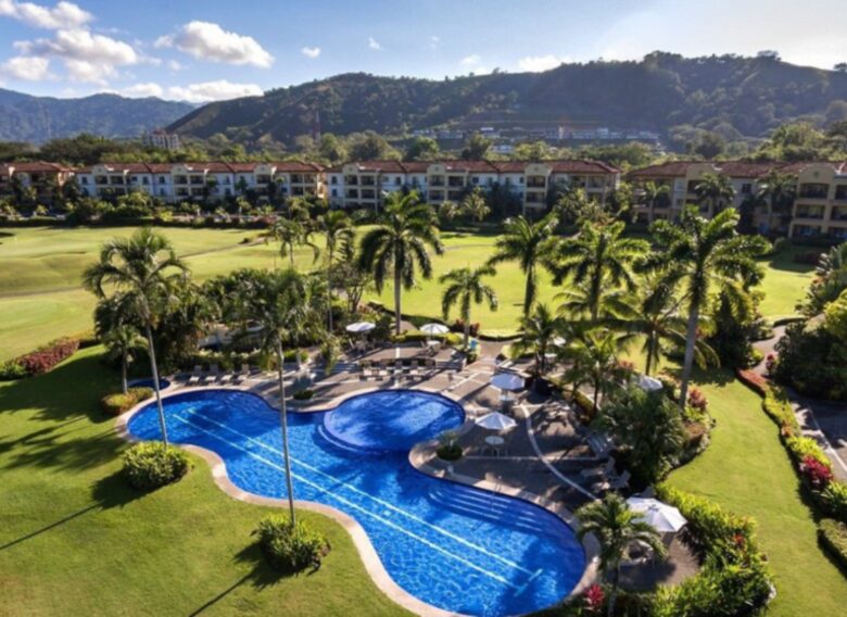 Pura Vida Beach Estate - Playa Herradura, Costa Rica