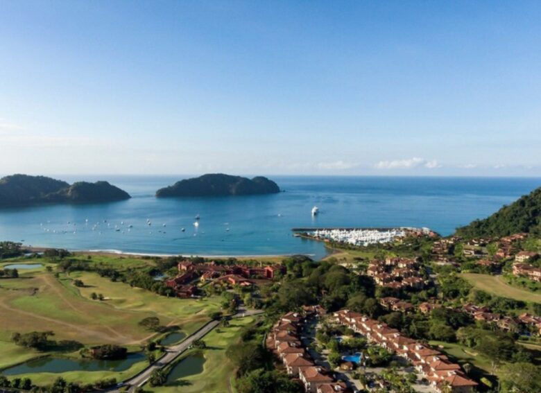 Pura Vida Beach Estate - Playa Herradura, Costa Rica