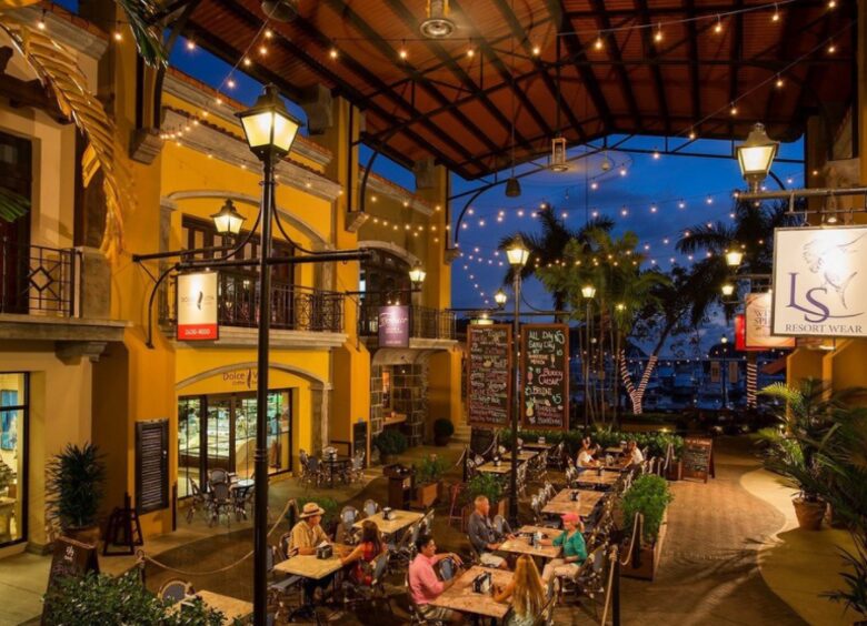 Pura Vida Beach Estate - Playa Herradura, Costa Rica