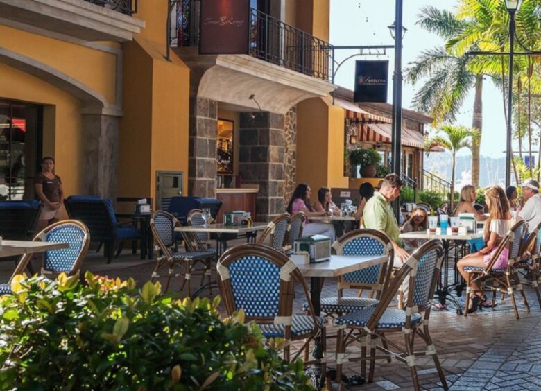 Pura Vida Beach Estate - Playa Herradura, Costa Rica