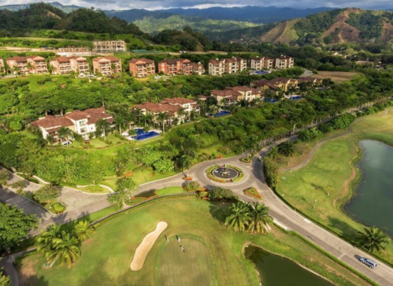 Pura Vida Beach Estate - Playa Herradura, Costa Rica