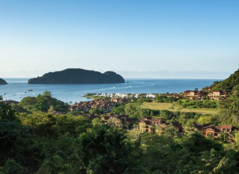 Pura Vida Beach Estate - Playa Herradura, Costa Rica
