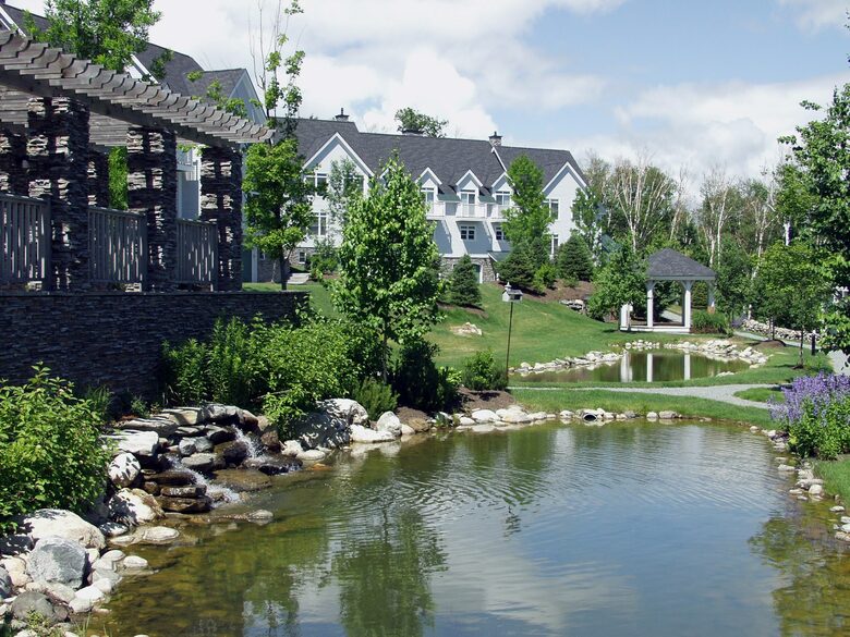 Spacious Stratton Townhouse - Walkable to Village - Stratton, Vermont