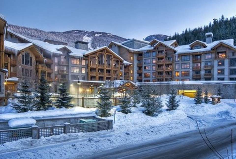 First Tracks Lodge - 2 Bedroom Residence - Whistler, Canada