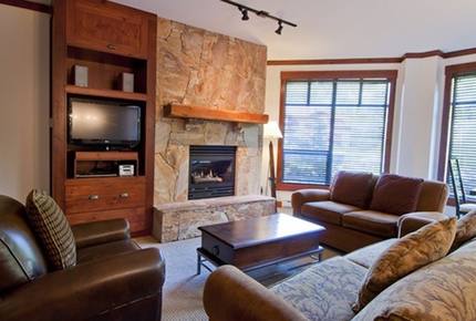 First Tracks Lodge - 2 Bedroom Residence - Whistler, Canada