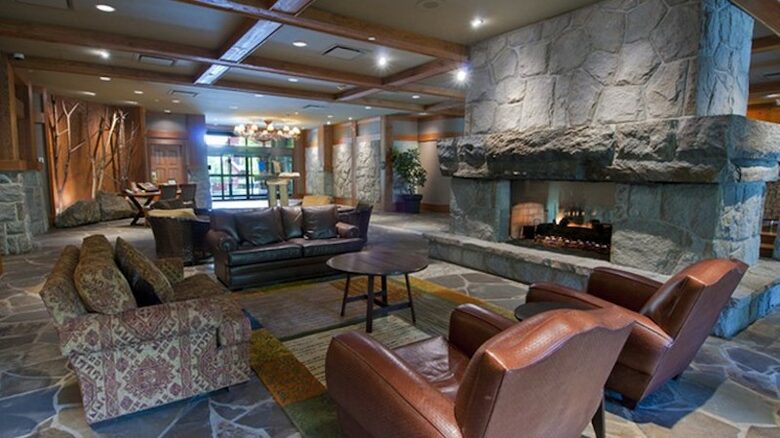 First Tracks Lodge - 2 Bedroom Residence - Whistler, Canada
