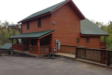 Angels Crest Arrowhead Log Cabin Resort - Pigeon Forge, Tennessee