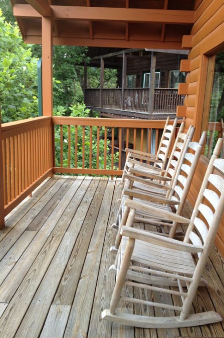 Angels Crest Arrowhead Log Cabin Resort - Pigeon Forge, Tennessee