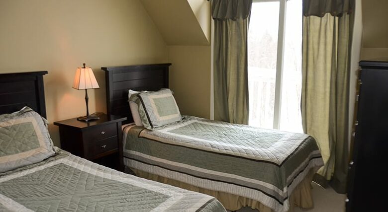 Spacious Stratton Townhouse - Walkable to Village - Stratton, Vermont