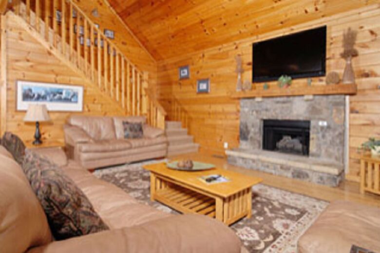 Angels Crest Arrowhead Log Cabin Resort - Pigeon Forge, Tennessee