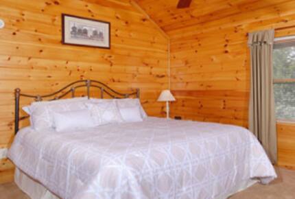 Angels Crest Arrowhead Log Cabin Resort - Pigeon Forge, Tennessee