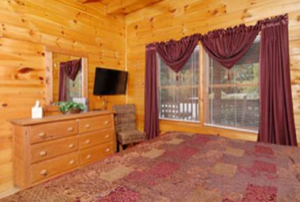 Angels Crest Arrowhead Log Cabin Resort - Pigeon Forge, Tennessee