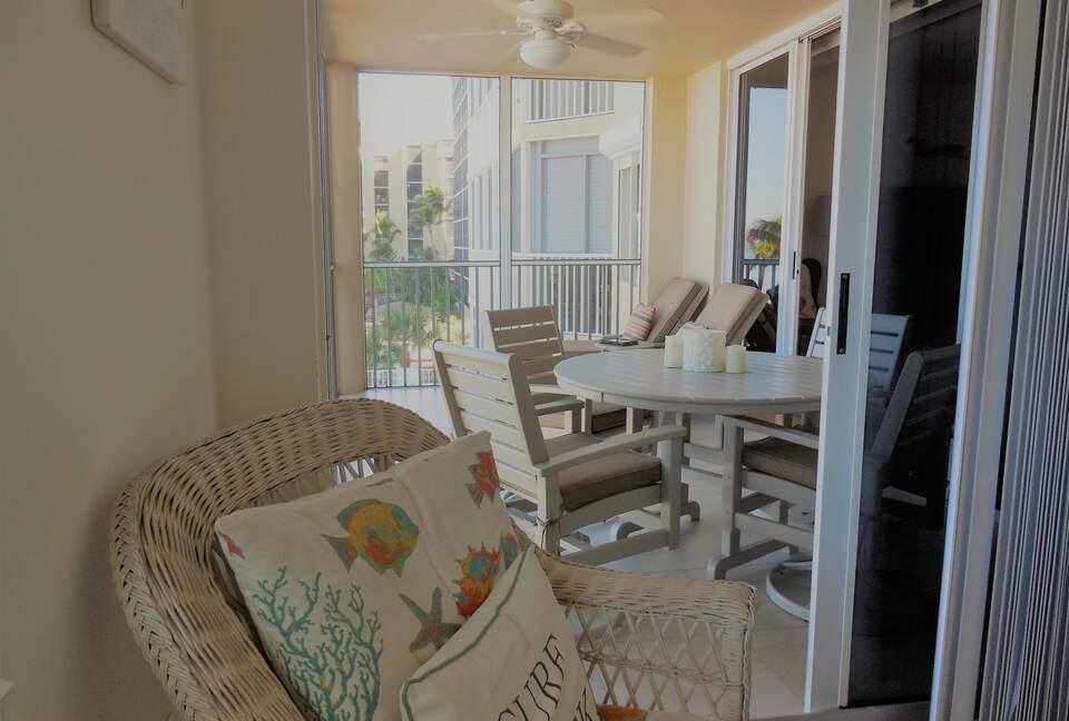 Sea Chase Naples Oceanfront Getaway - Naples, Florida