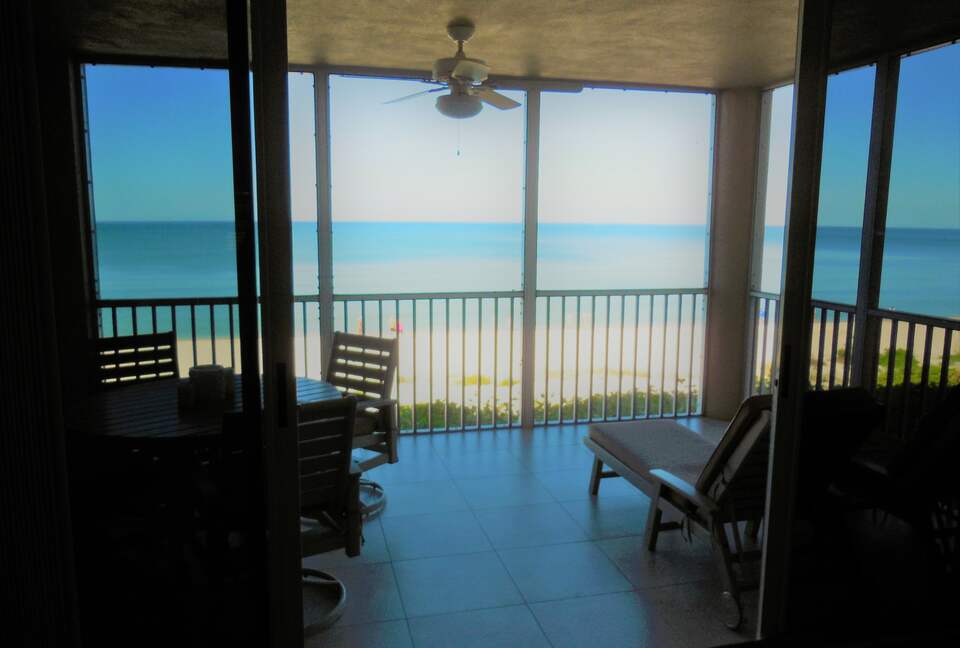 Sea Chase Naples Oceanfront Getaway - Naples, Florida