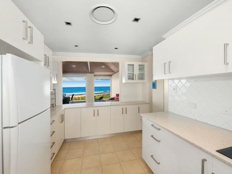 Beachfront Villa Dandaloo - Avoca, Australia