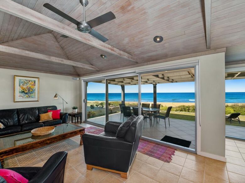 Beachfront Villa Dandaloo - Avoca, Australia