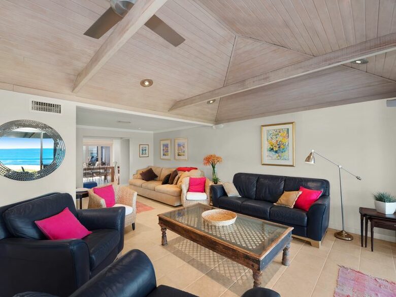 Beachfront Villa Dandaloo - Avoca, Australia