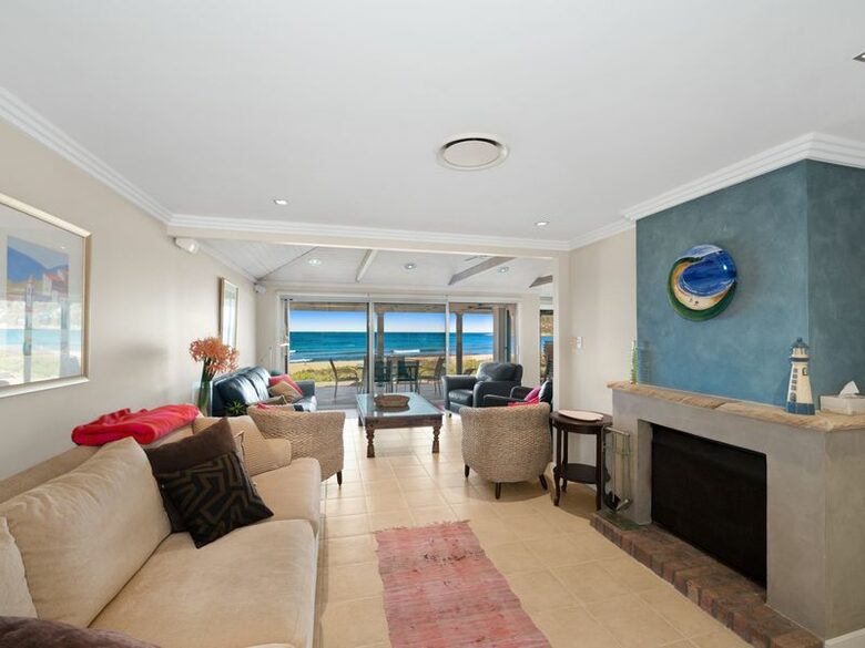 Beachfront Villa Dandaloo - Avoca, Australia