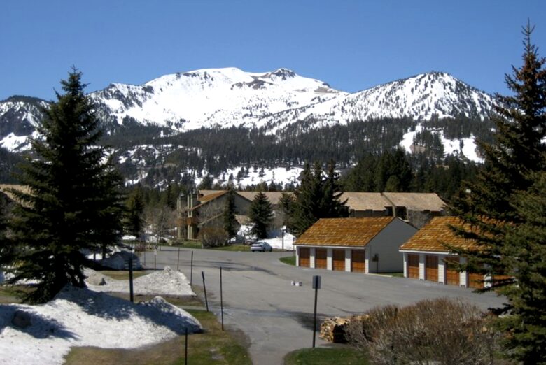 Scenic Snowcreek Townhome - Mammoth Lakes, California