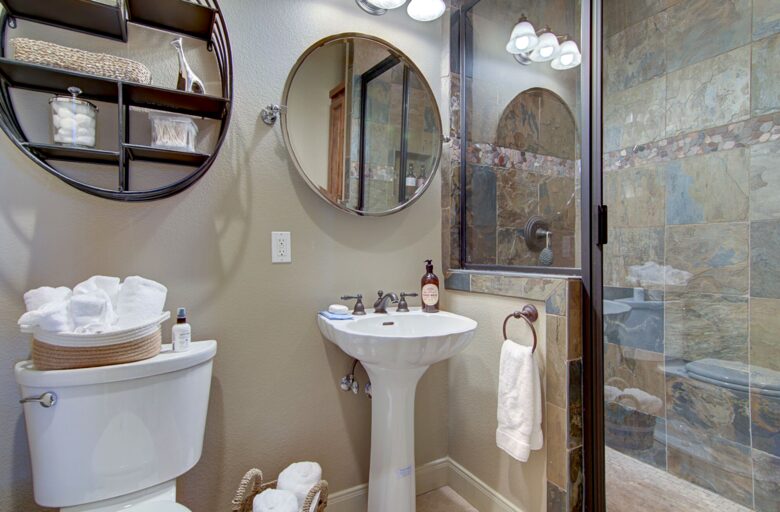 Firesong Ranch and Glamping - The Casita and Ndotto - Spicewood, Texas