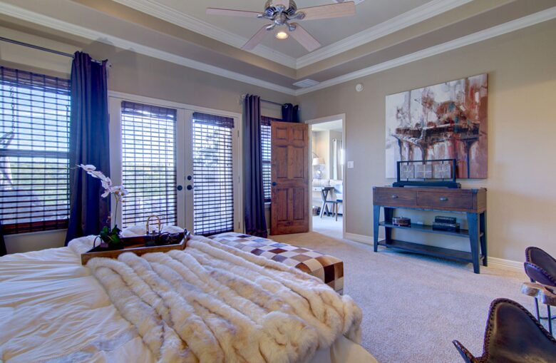 Firesong Ranch and Glamping - The Casita and Ndotto - Spicewood, Texas