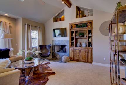 Firesong Ranch and Glamping - The Casita and Ndotto - Spicewood, Texas