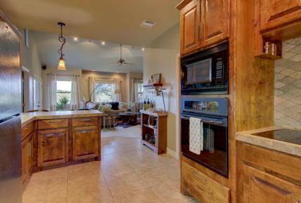 Firesong Ranch and Glamping - The Casita and Ndotto - Spicewood, Texas