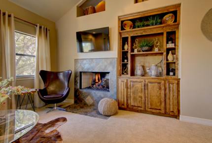 Firesong Ranch and Glamping - The Casita and Ndotto - Spicewood, Texas