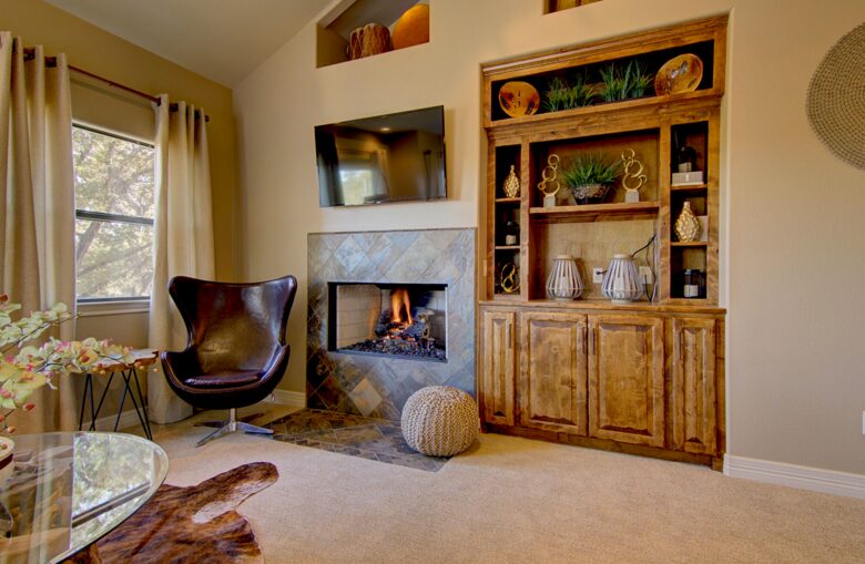 Firesong Ranch and Glamping - The Casita and Ndotto - Spicewood, Texas