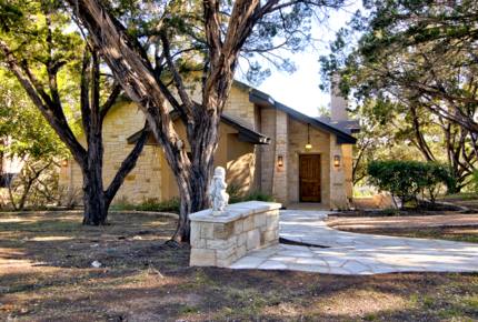 Firesong Ranch and Glamping - The Casita and Ndotto - Spicewood, Texas